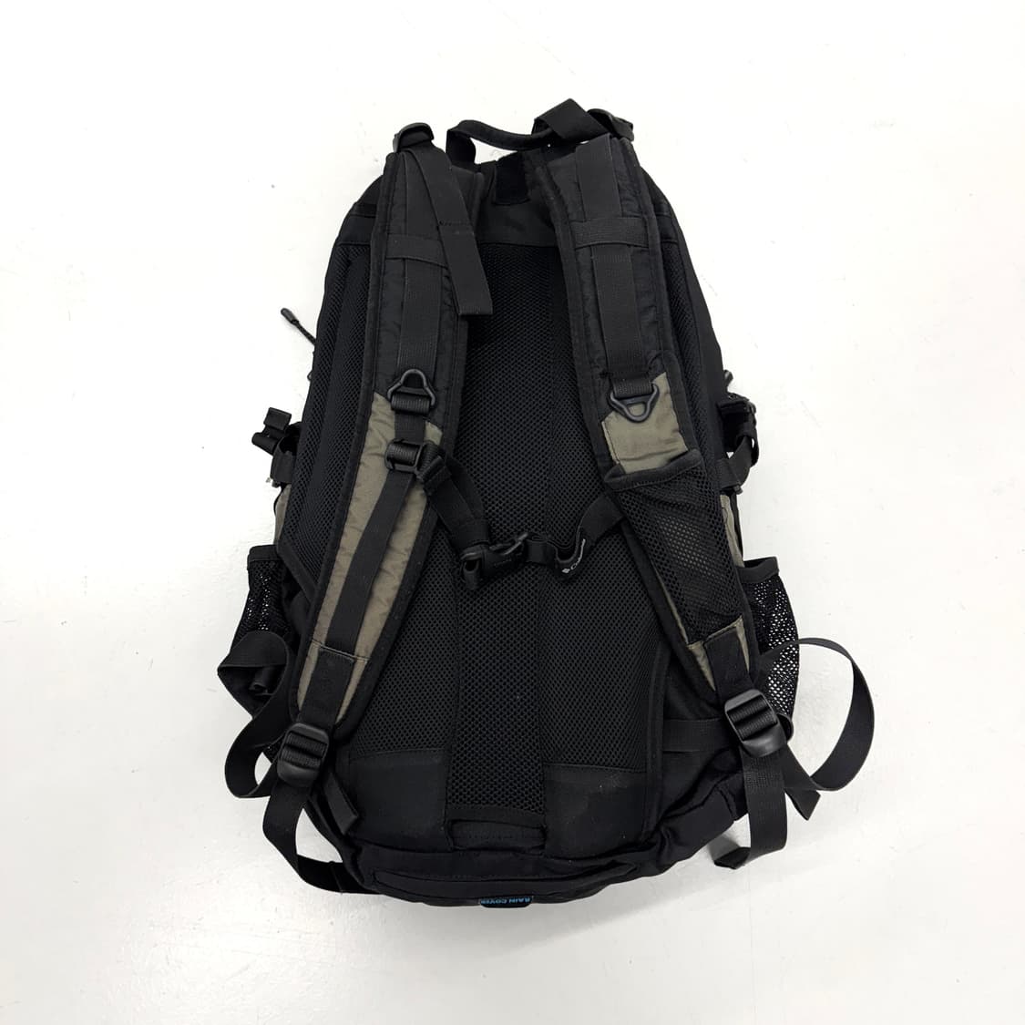 컬럼비아 고프코어 카키 배색 테크니컬 백팩 상품이미지3