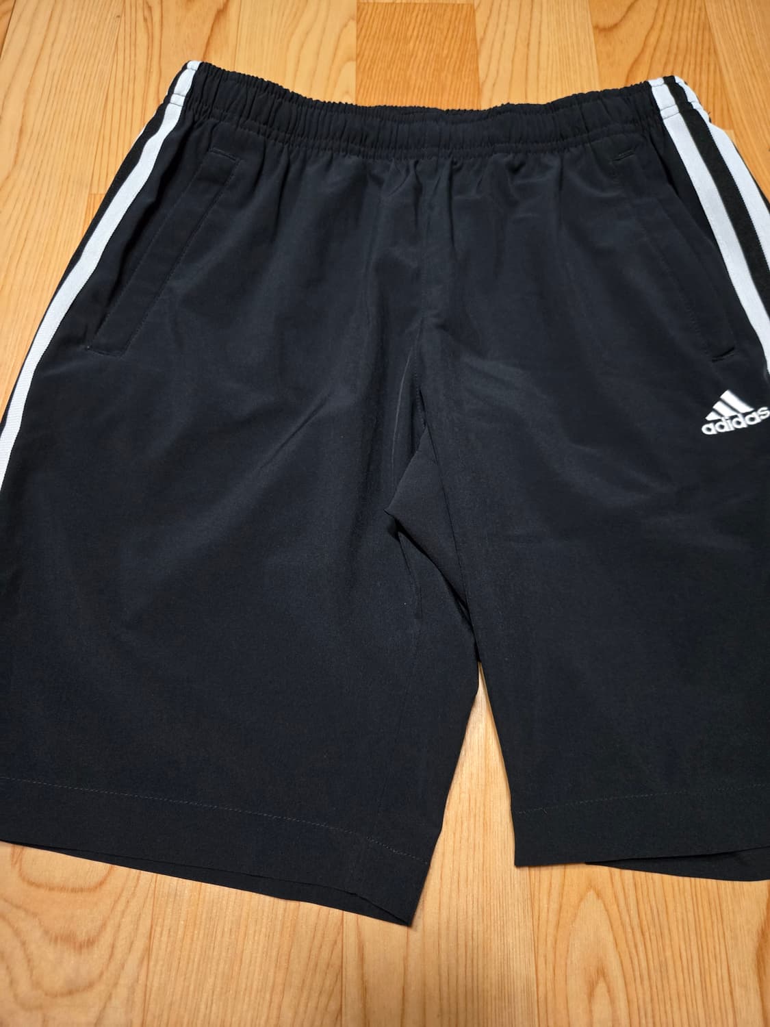 아디다스정품 우먼즈 우븐 쇼츠  삼선 반바지 상품이미지2