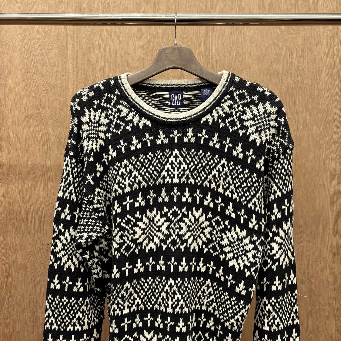 갭 라운드넥 긴팔 코튼 니트 페어아일 노르딕 패턴 디테일 블랙 아이보리 상품이미지4