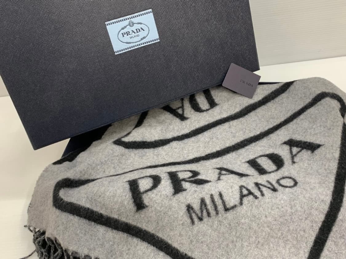 프라다 삼각로고 패턴 캐시미어 머플러 상품이미지1