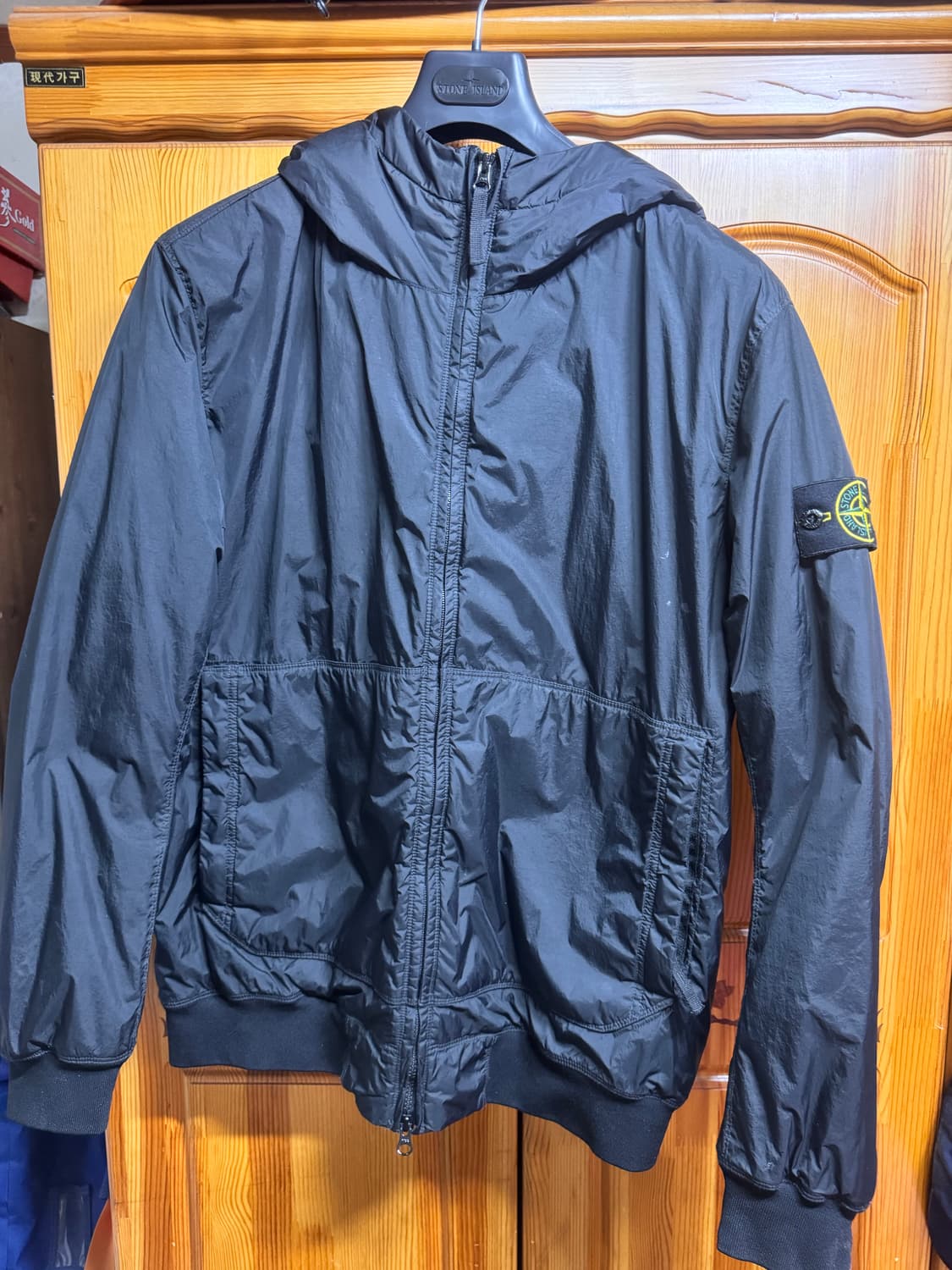 25 F/W 스톤아일랜드 클링클랩스 경량패딩 L 상품이미지1