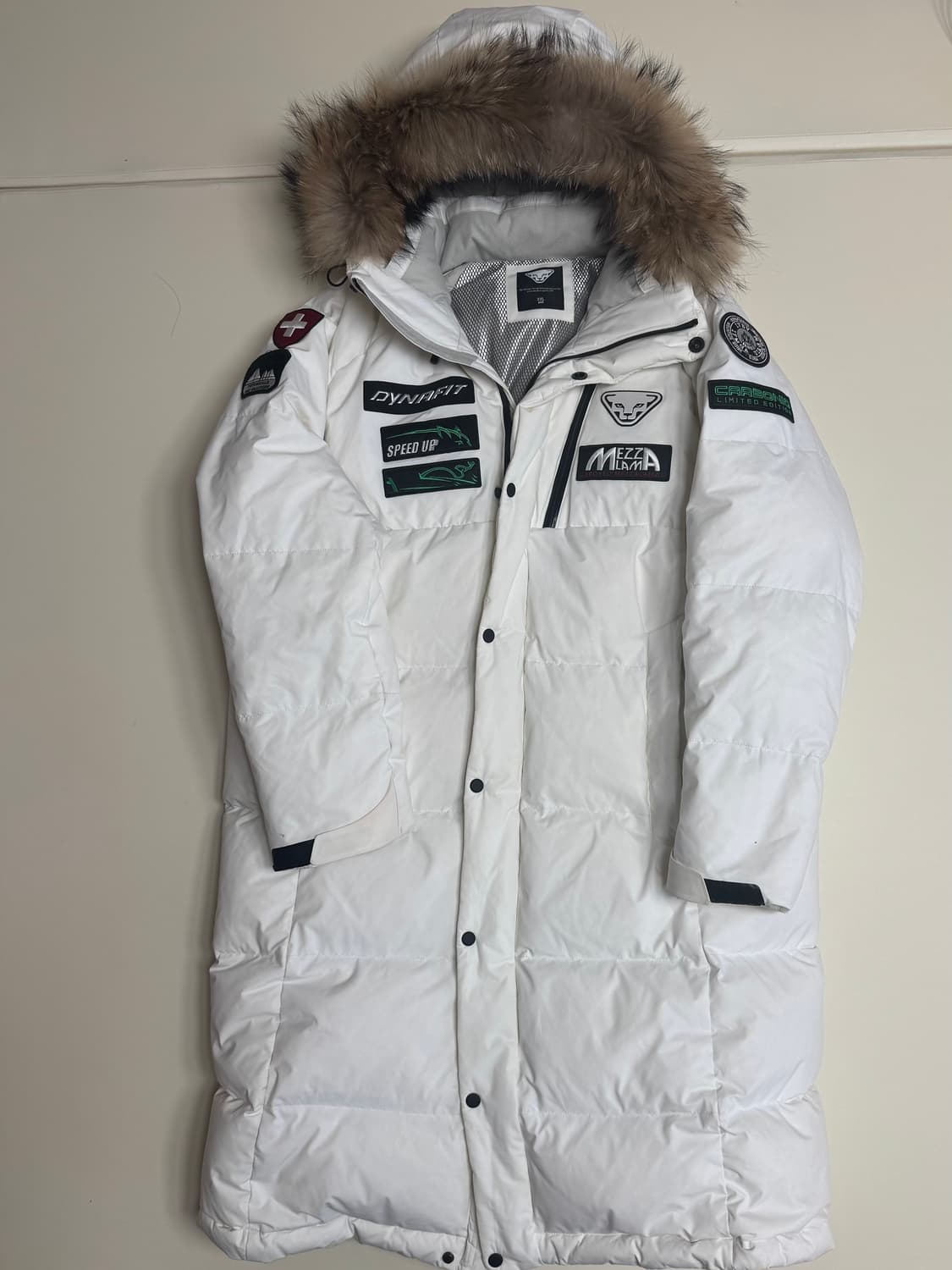 (110) 다이나핏 화이트 롱패딩 폭스퍼 상품이미지1