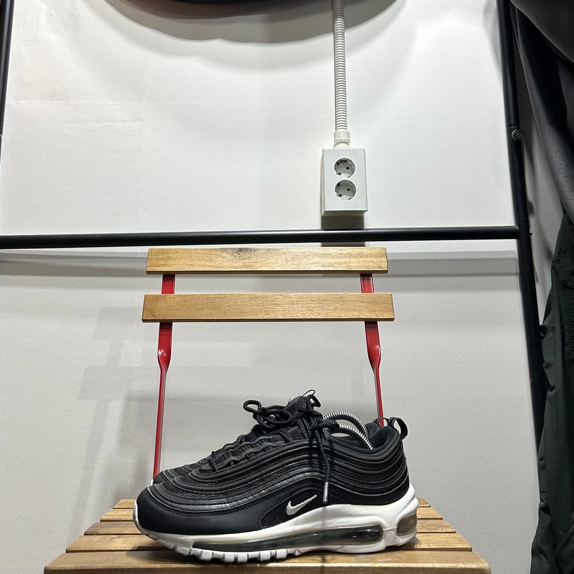 250) 나이키 운동화 남녀공용 신발 에어맥스 97 블랙 상품이미지3