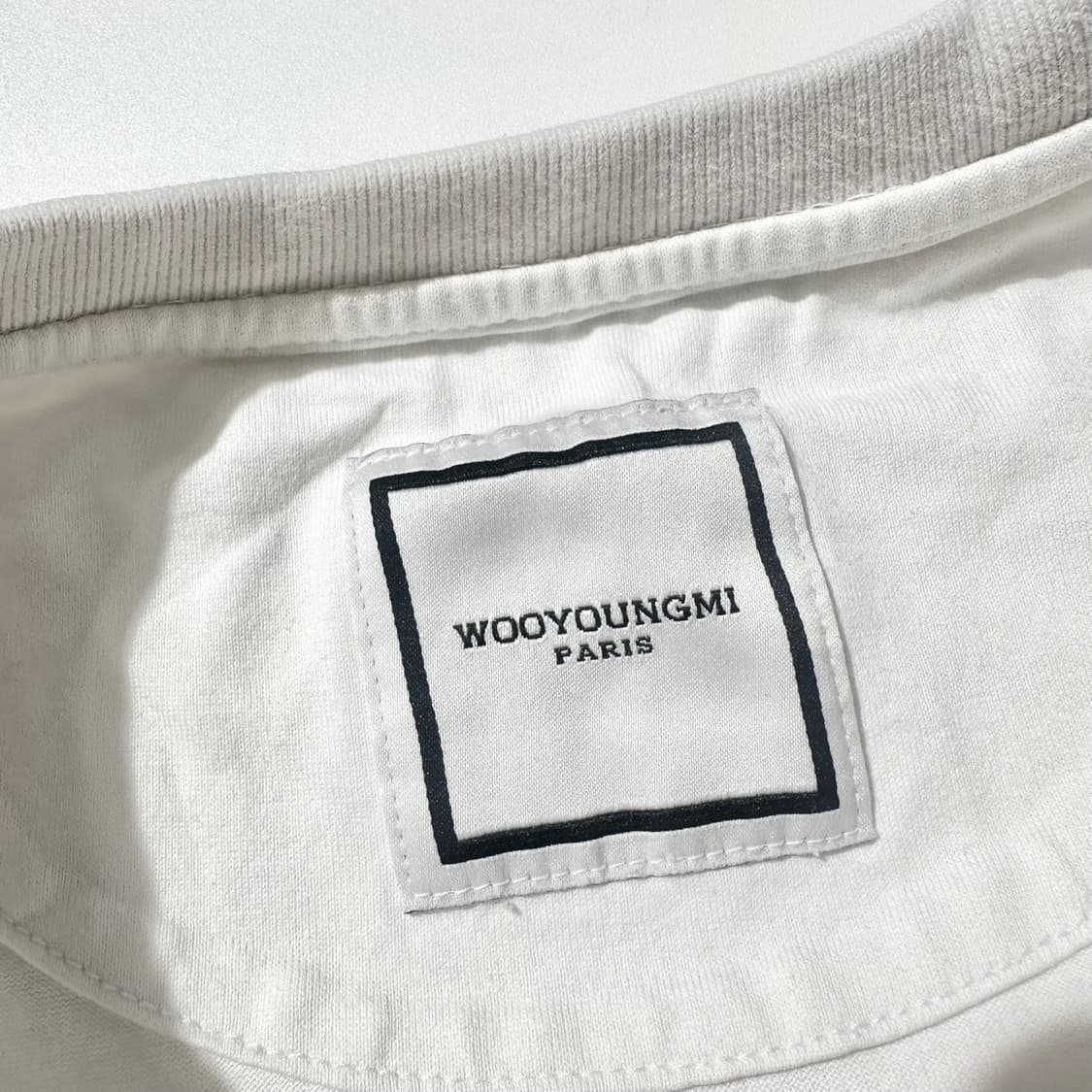 (매장판) 우영미 플라워 프린트 백로고 반팔 티셔츠 상품이미지6