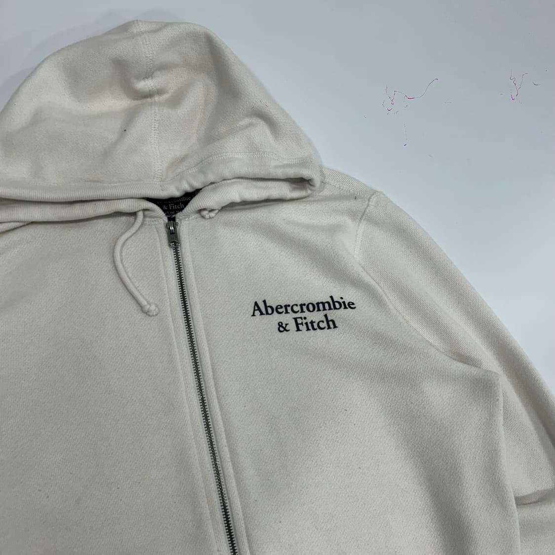 Abercrombie 아베크롬비 스몰레터링 로고 화이트 후드집업 상품이미지4