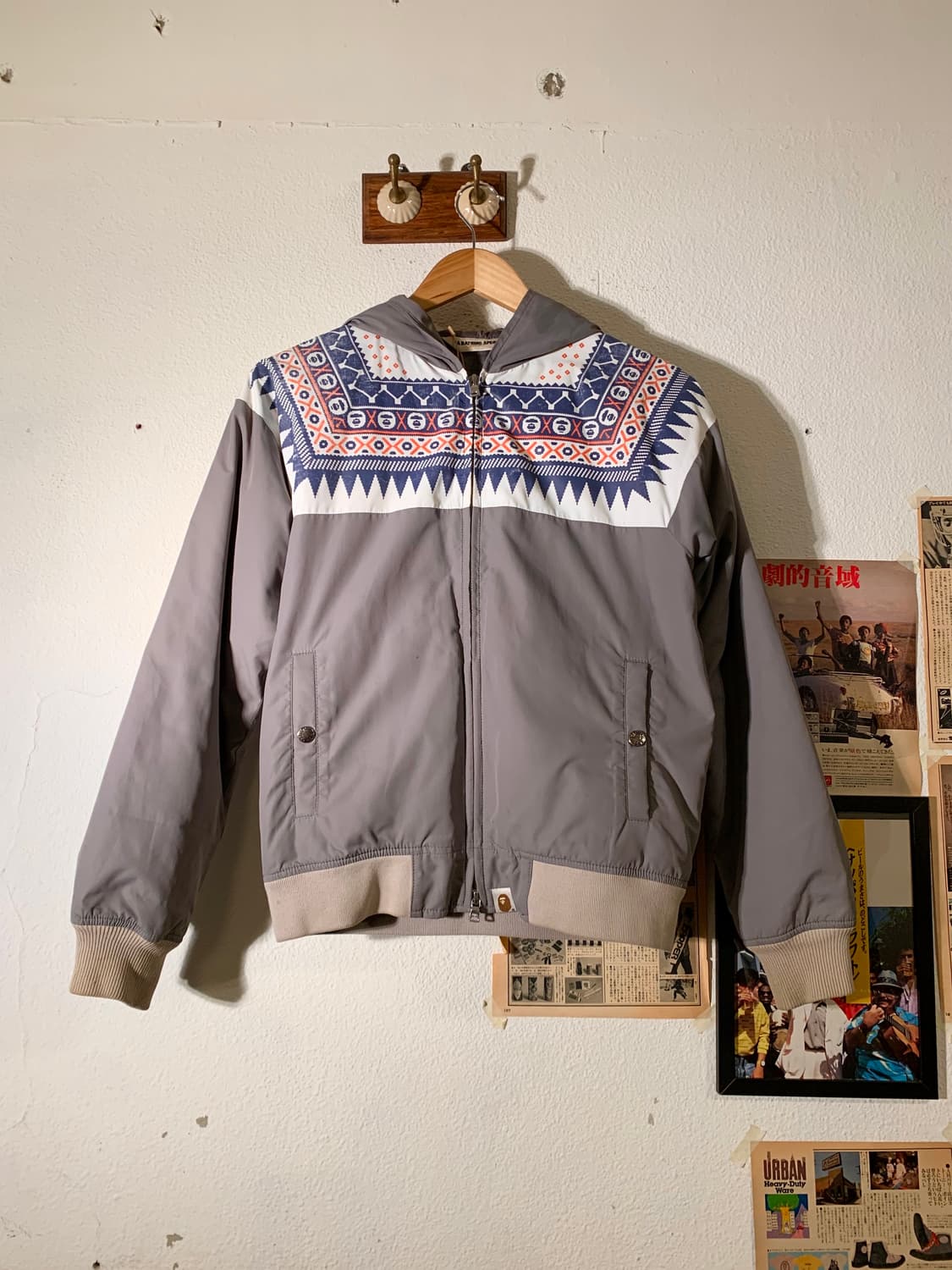 베이프 에스닉 패턴 다운자켓 상품이미지1