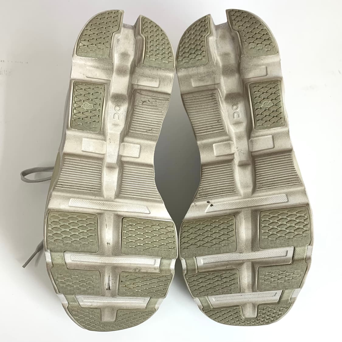 온 러닝 x 포스트 아카이브 팩션 클라우드몬스터 2 문더스트 초크 상품이미지6