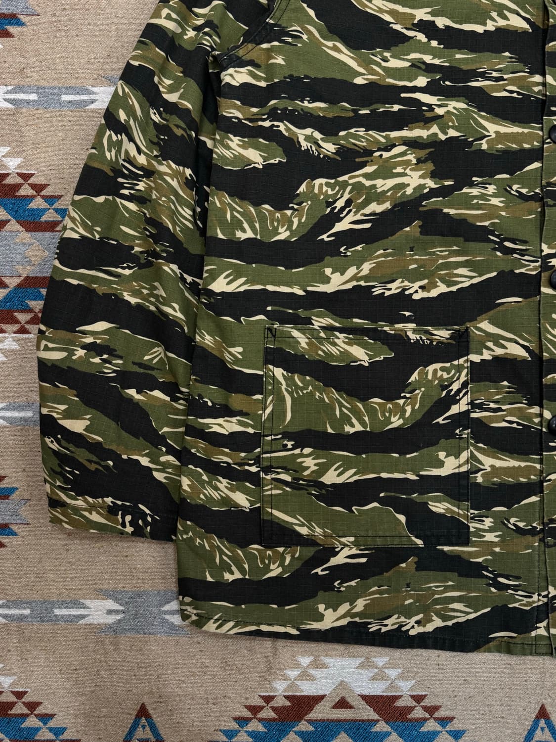 [L] 니들스 D.N 커버올 카모 플라쥬 초어 자켓 상품이미지4