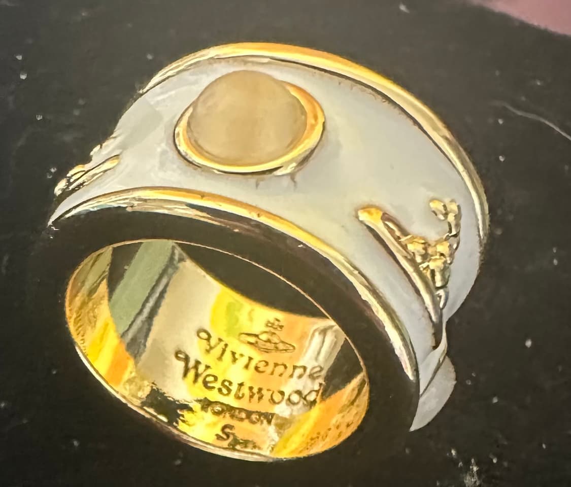 비비안웨스트우드 반지 골드 화이트&블랙 상품이미지1