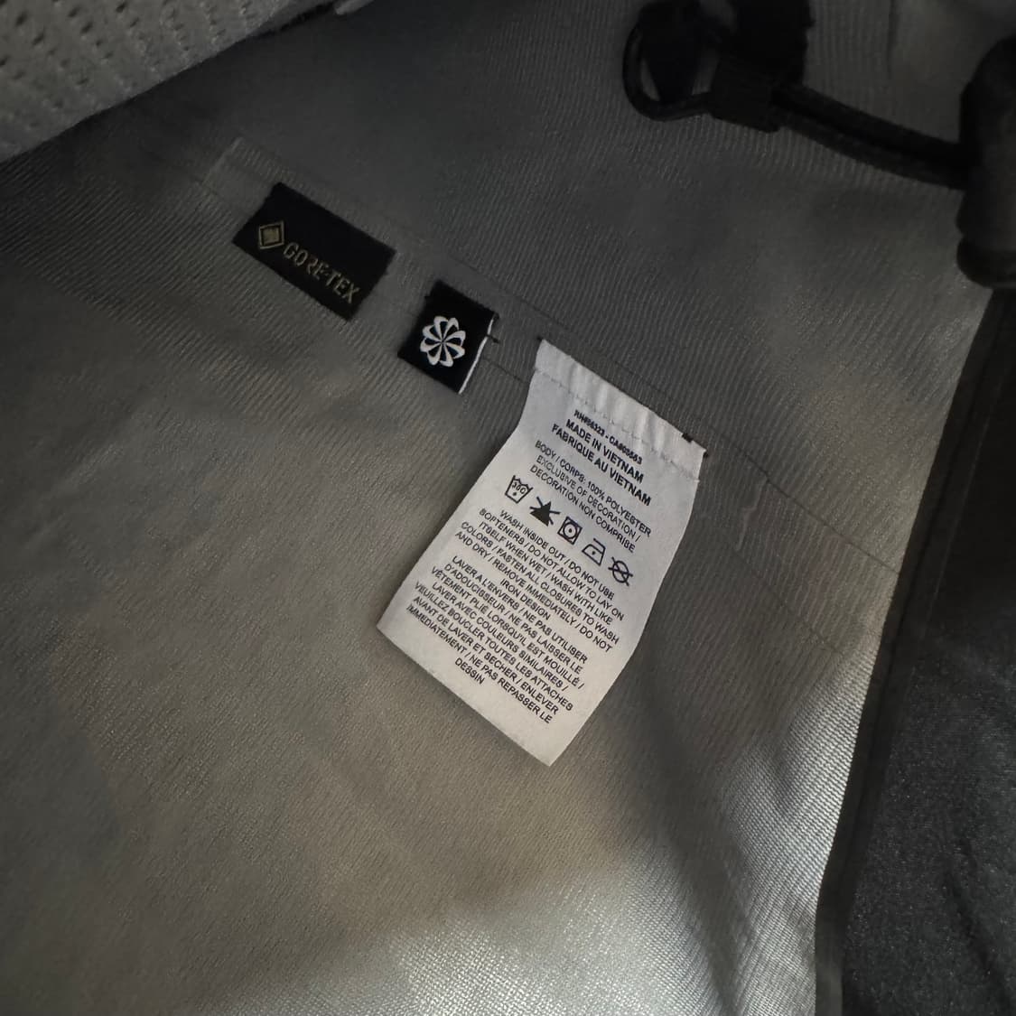 나이키 ACG 고어텍스 미저리 릿지 자켓 블랙 US xs 상품이미지4