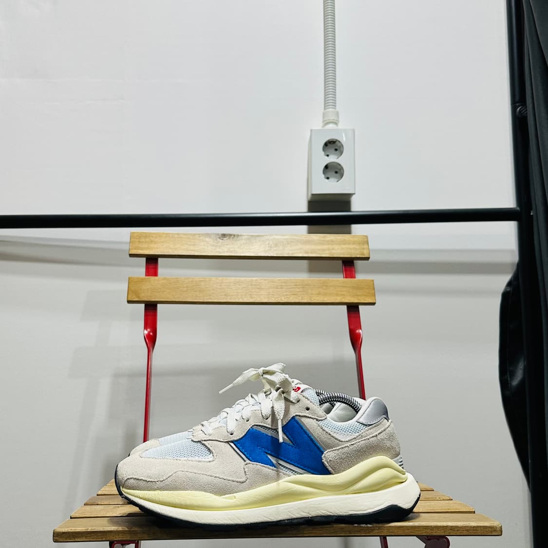 245) 뉴발란스 운동화 여성 여자 신발 57/40 스니커즈 블루 상품이미지3