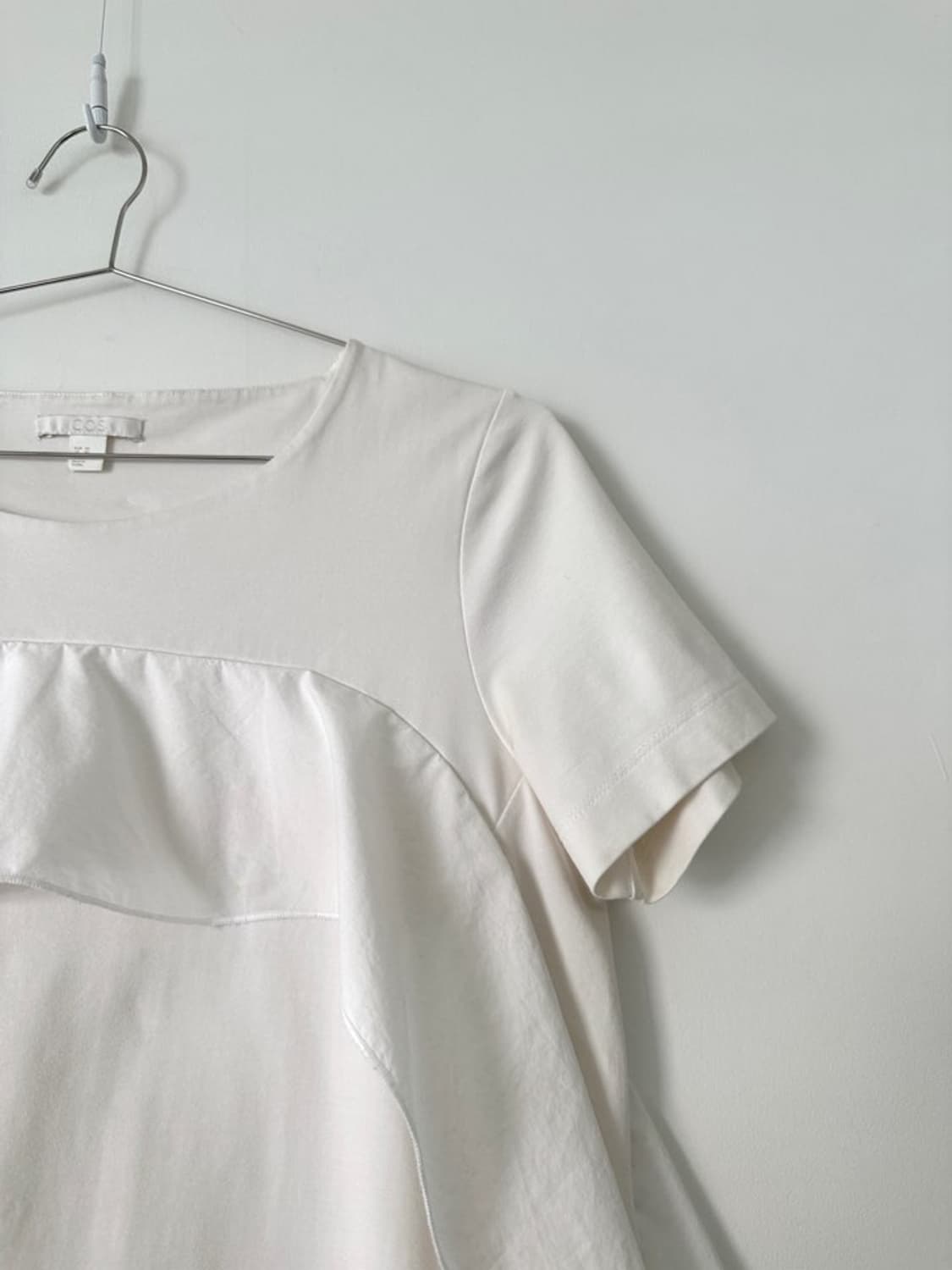 COS fly frill top / white 상품이미지6