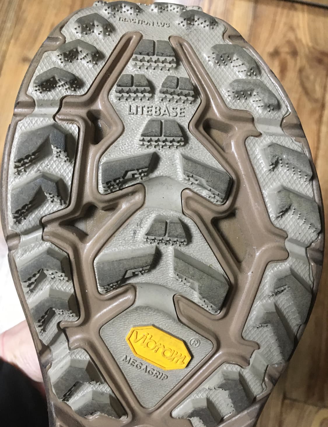 호카 새티스파이 마파테스피드4 라이트 러버 판매합니다 상품이미지6