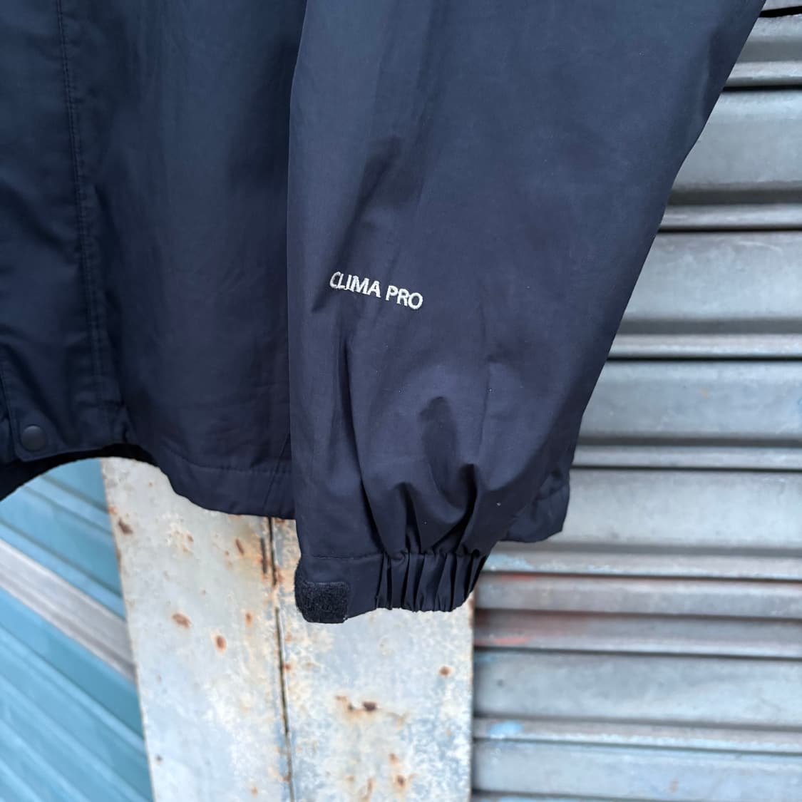 살로몬 블랙 윈드브레이커 자켓 상품이미지4