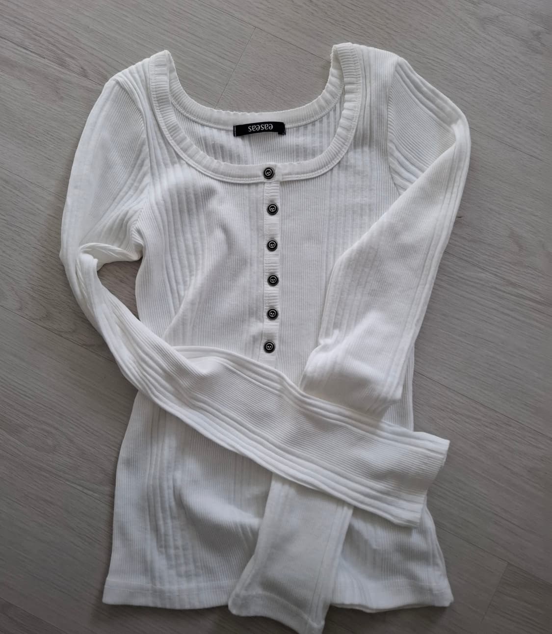 버튼 롱슬리브 니트 상품이미지2