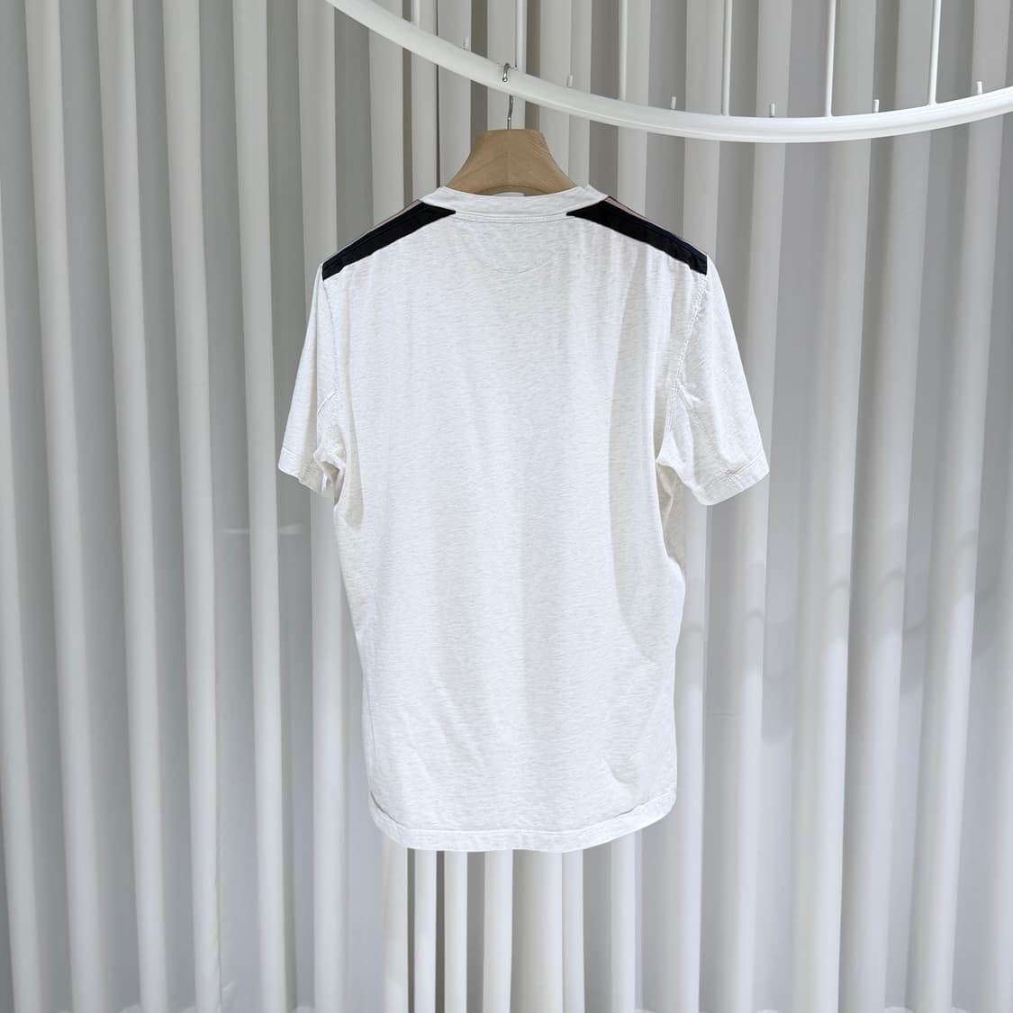 (A+/L) / 브루넬로쿠치넬리 자수 로고 크루넥 반팔 티셔츠 화이트 상품이미지5