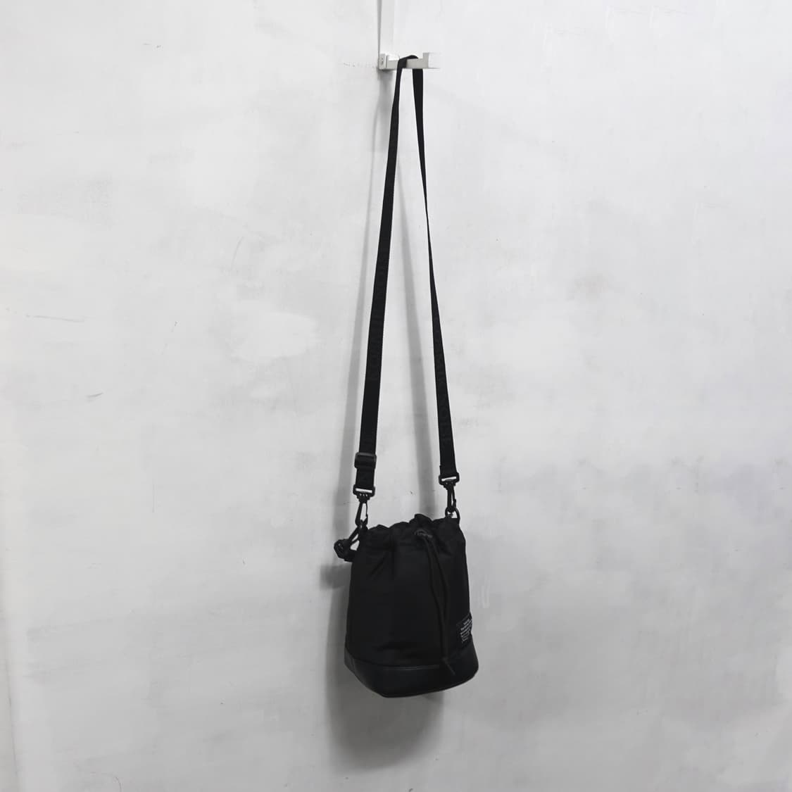 GU X UNDERCOVER GU x 언더커버 블랙 숄더백 상품이미지7