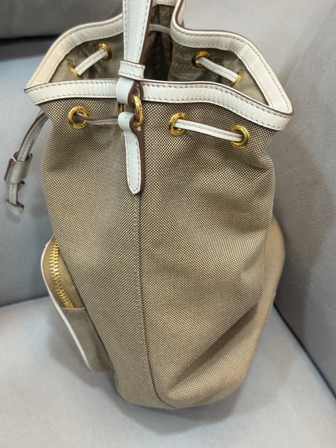 프라다 자카드 버킷백 상품이미지3