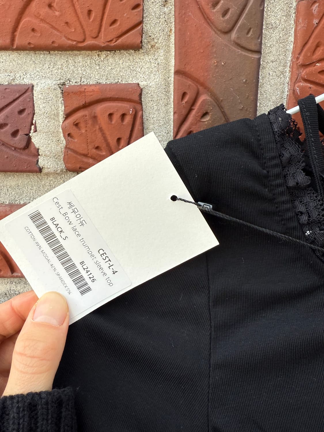 쎄무아듀 보우 레이스 트럼펫 슬리브 탑 (블랙) 상품이미지6