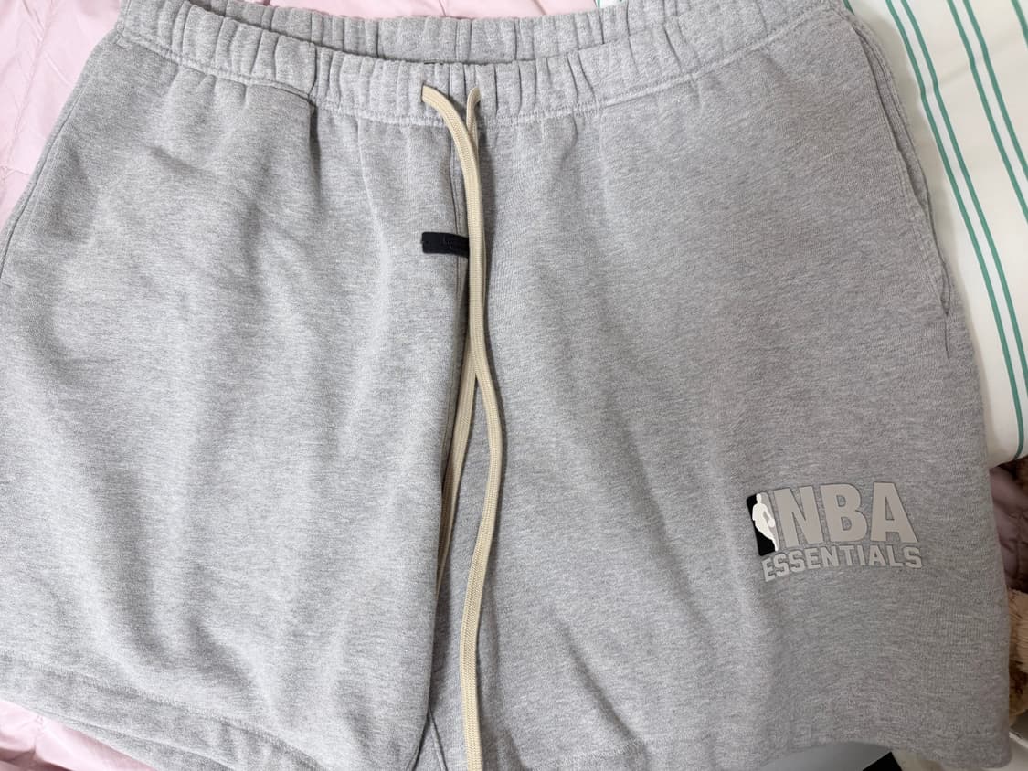 ESSENTIALS FEAR OF GOD NBA 반바지 (그레이) 상품이미지1