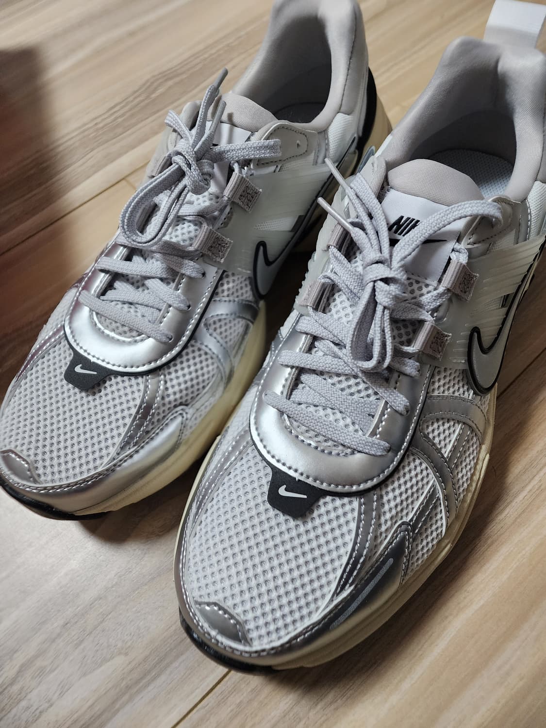 나이키v2k운동화스니커즈280사이즈 상품이미지3