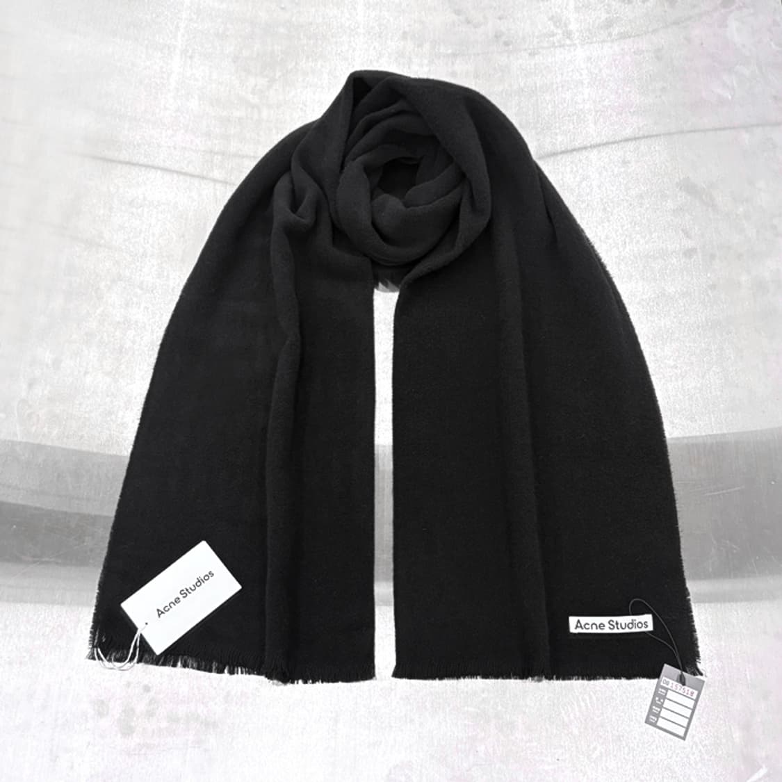 아크네 울 머플러 새상품 상품이미지1