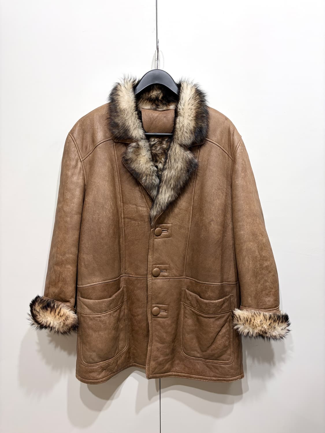 입생로랑 산양 레더 퍼 무스탕 자켓 상품이미지1