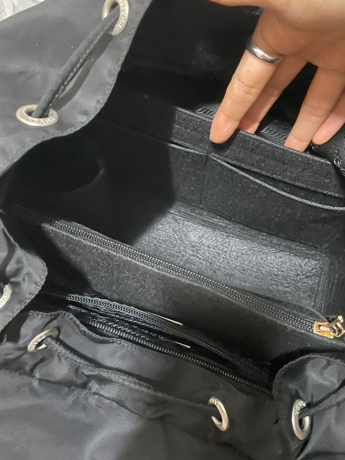 프라다 백팩 미디움 상품이미지3