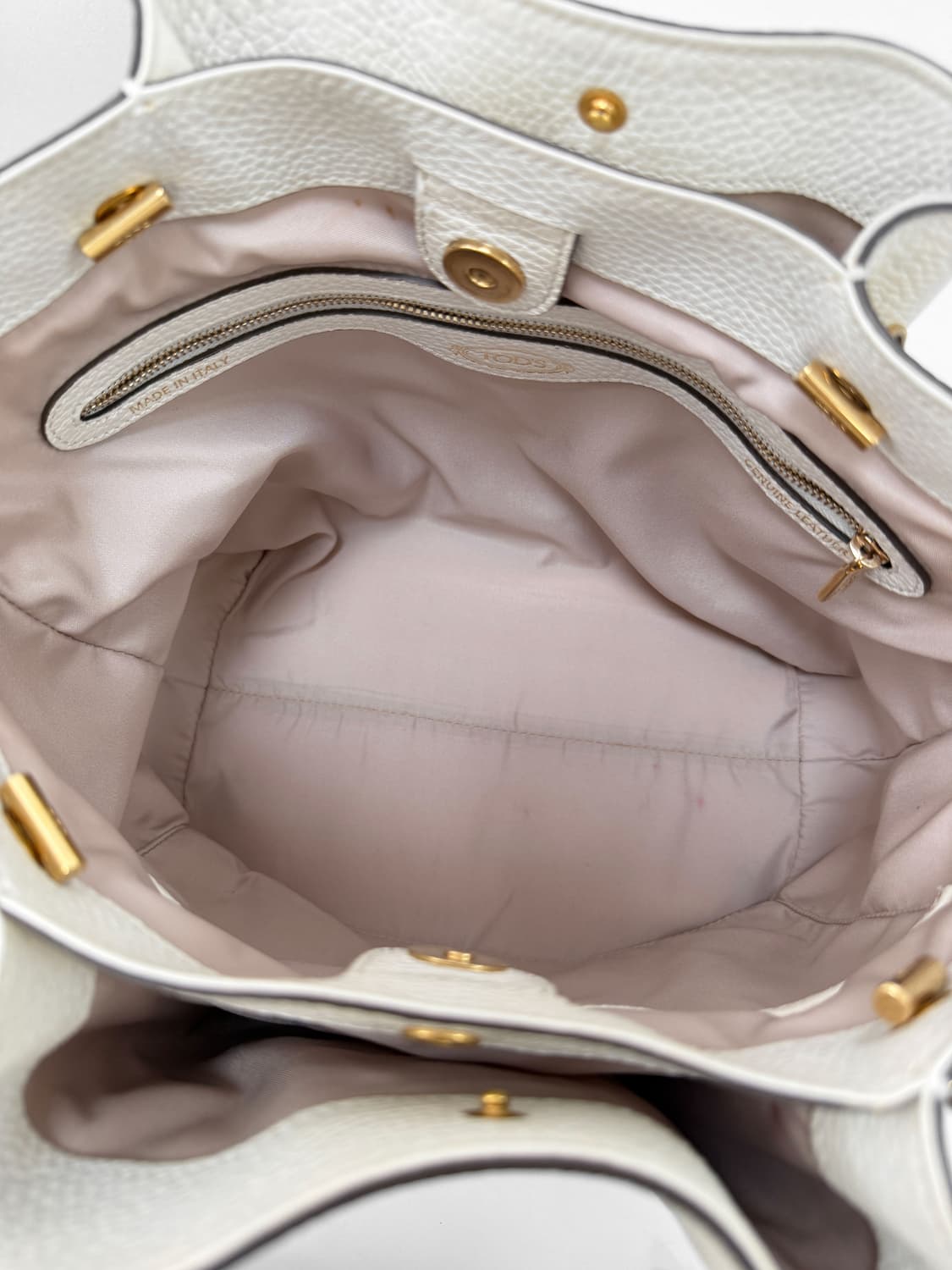 토즈 페블 레더 플라워 태슬 체인 숄더백 상품이미지9