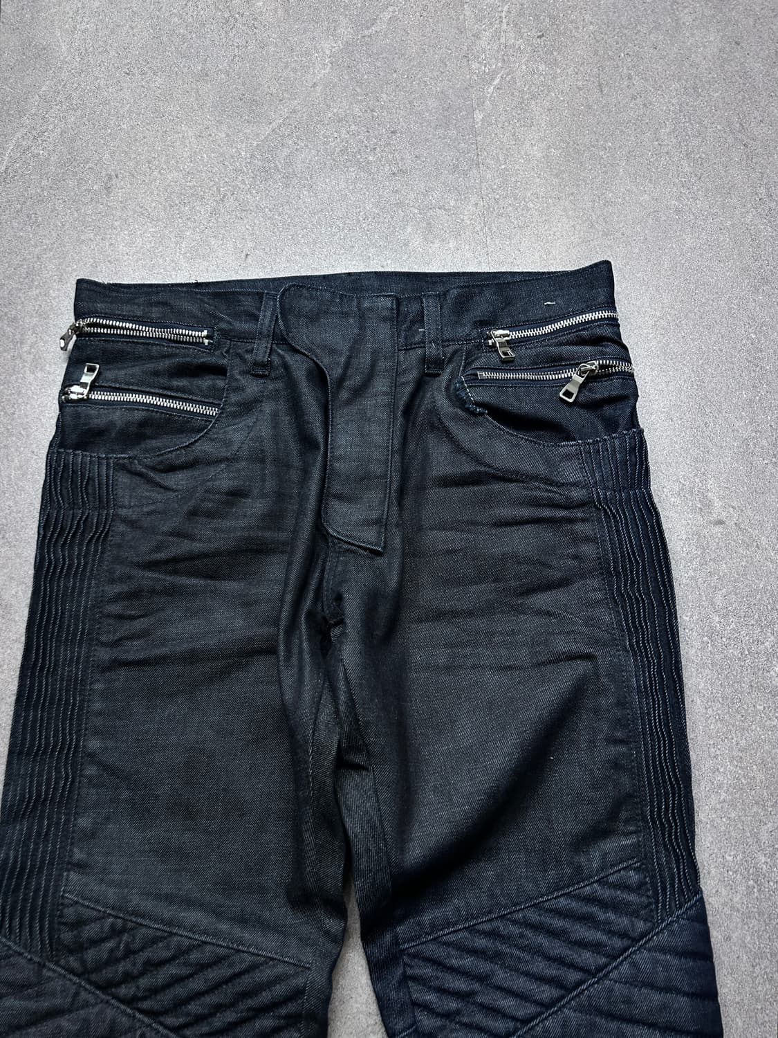 멀티 지퍼 퀼티드 바이커 데님 팬츠 상품이미지5