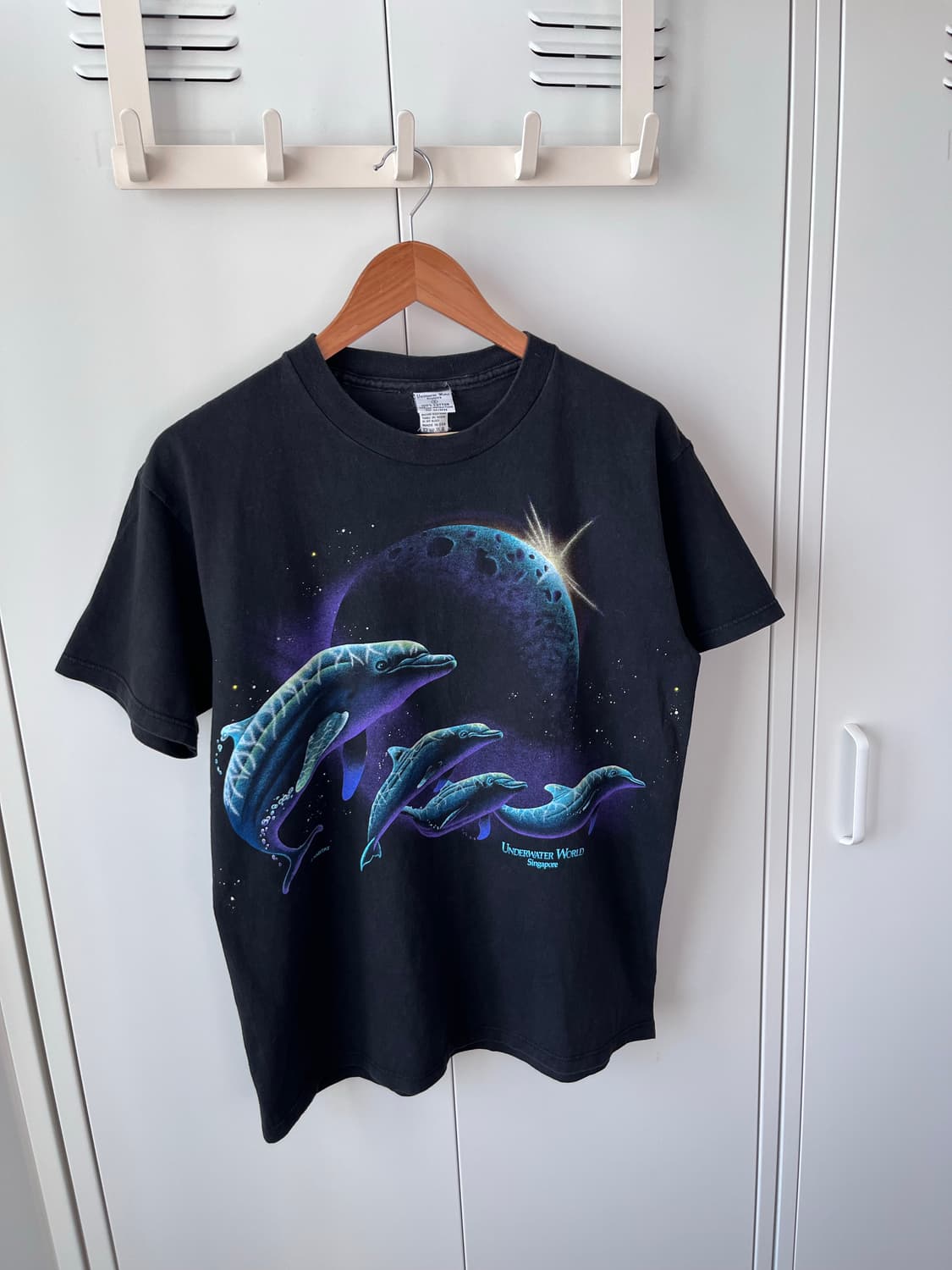 Underwater world 돌고래 우주 행성 반팔 티셔츠 상품이미지6