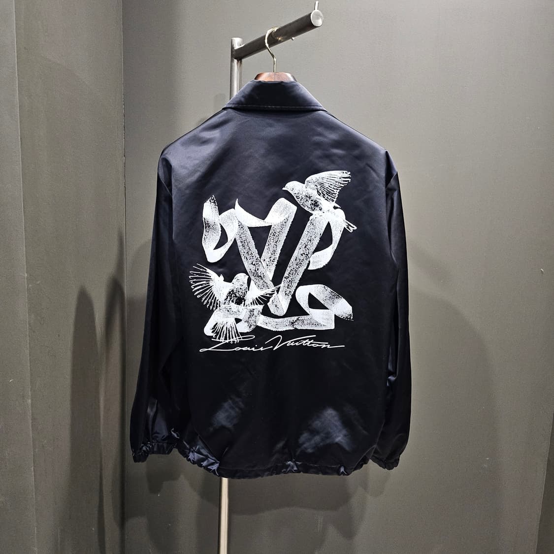 루이비통 버질아블로 버드 프린팅 코치 자켓 상품이미지5