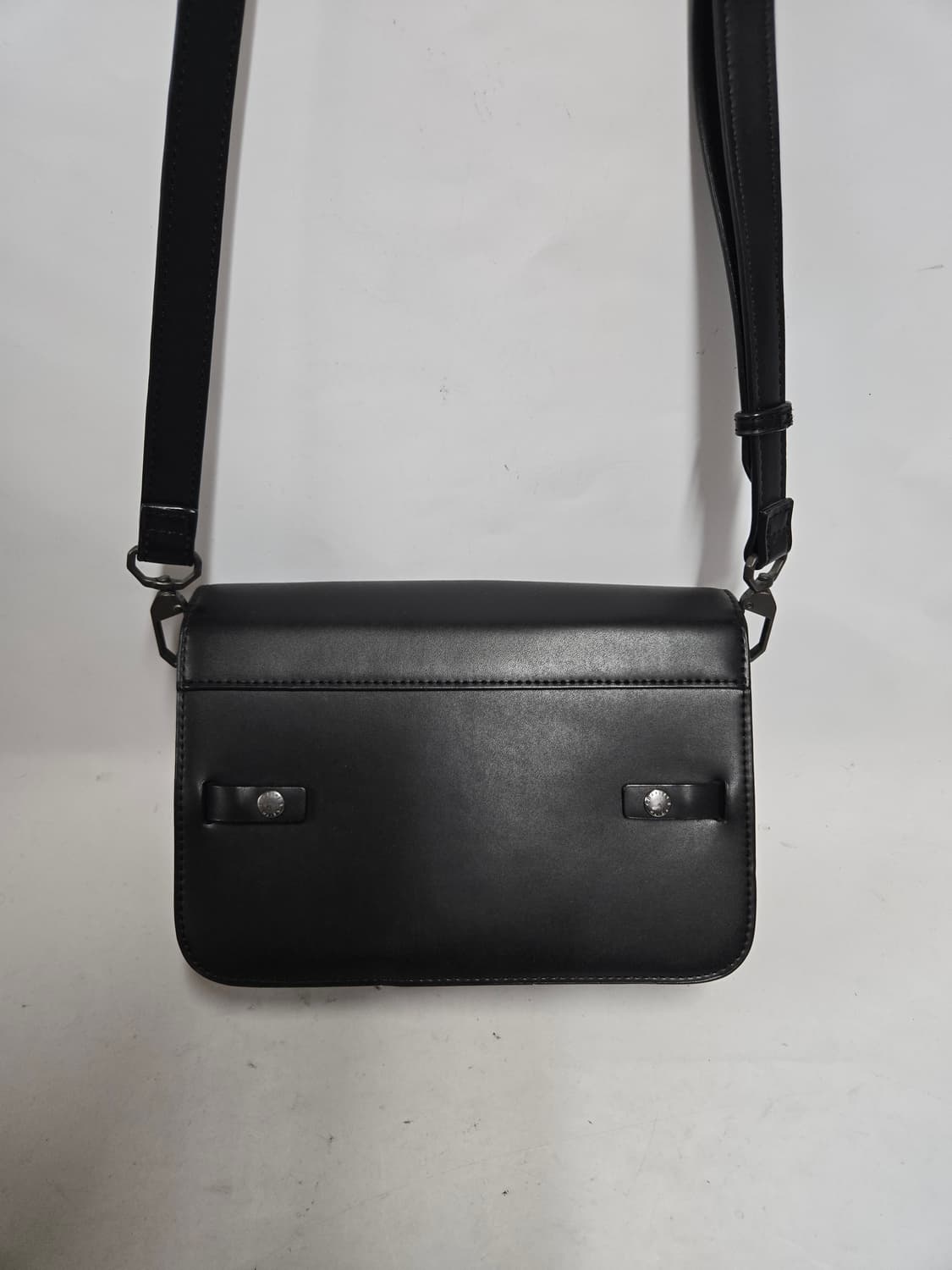 찰스앤키스 블랙 체인 크로스백 상품이미지2