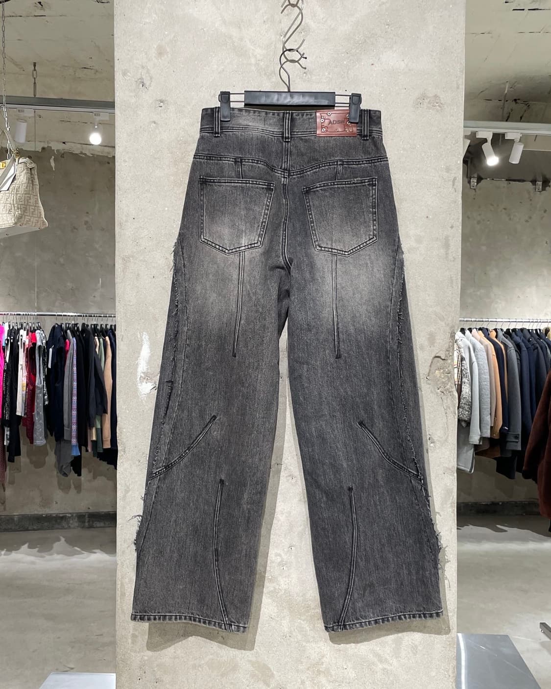 앤더슨벨 흑청 패널 카펜터 와이드 데님 팬츠 상품이미지6