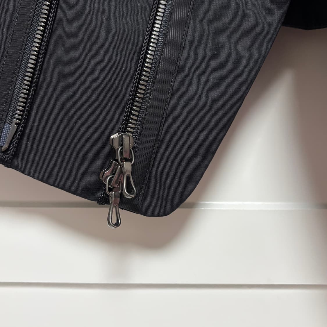 [3] 율리우스 23SS 멀티 지퍼 베스트 상품이미지5