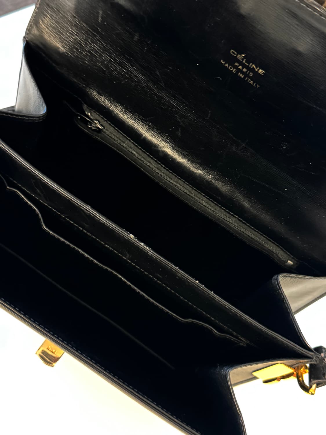 CELINE(셀린느) 금장 락 블랙 레더 숄더백 상품이미지8