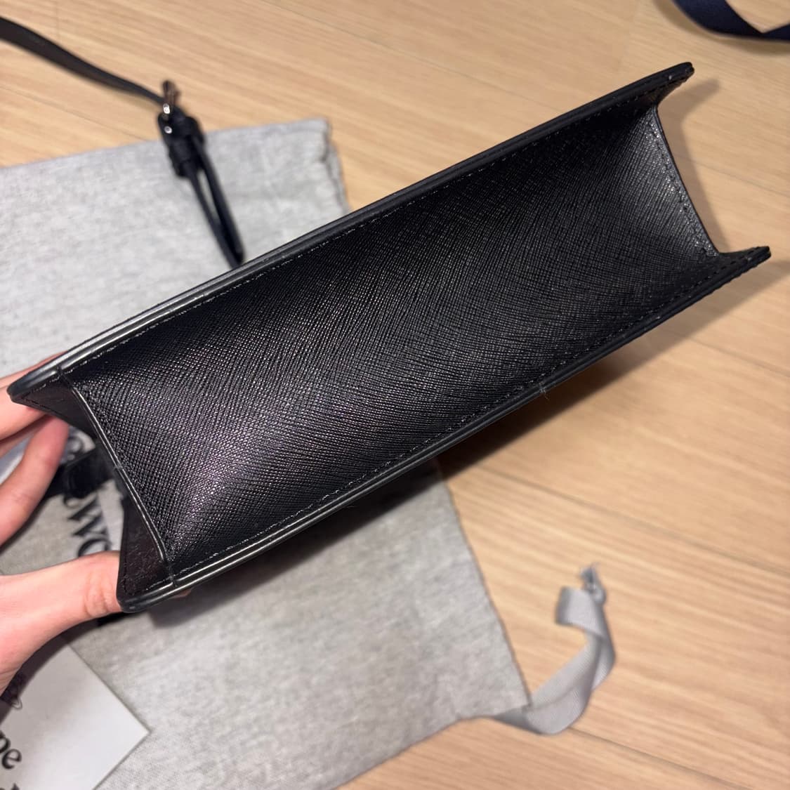 비비안웨스트우드 핌리코 미디움 폴더 숄더백 상품이미지2