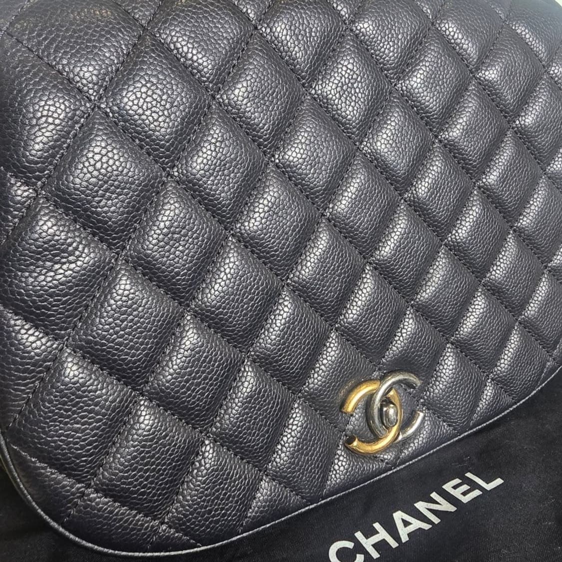 [중고/정품] 샤넬 캐비어 스킨 CC 로고 라운드 숄더백 크로스백 상품이미지2