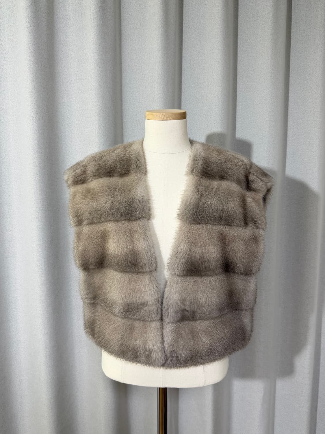 SINI 사가 천연밍크 베스트 (그레이) - 미착용 새상품 상품이미지2