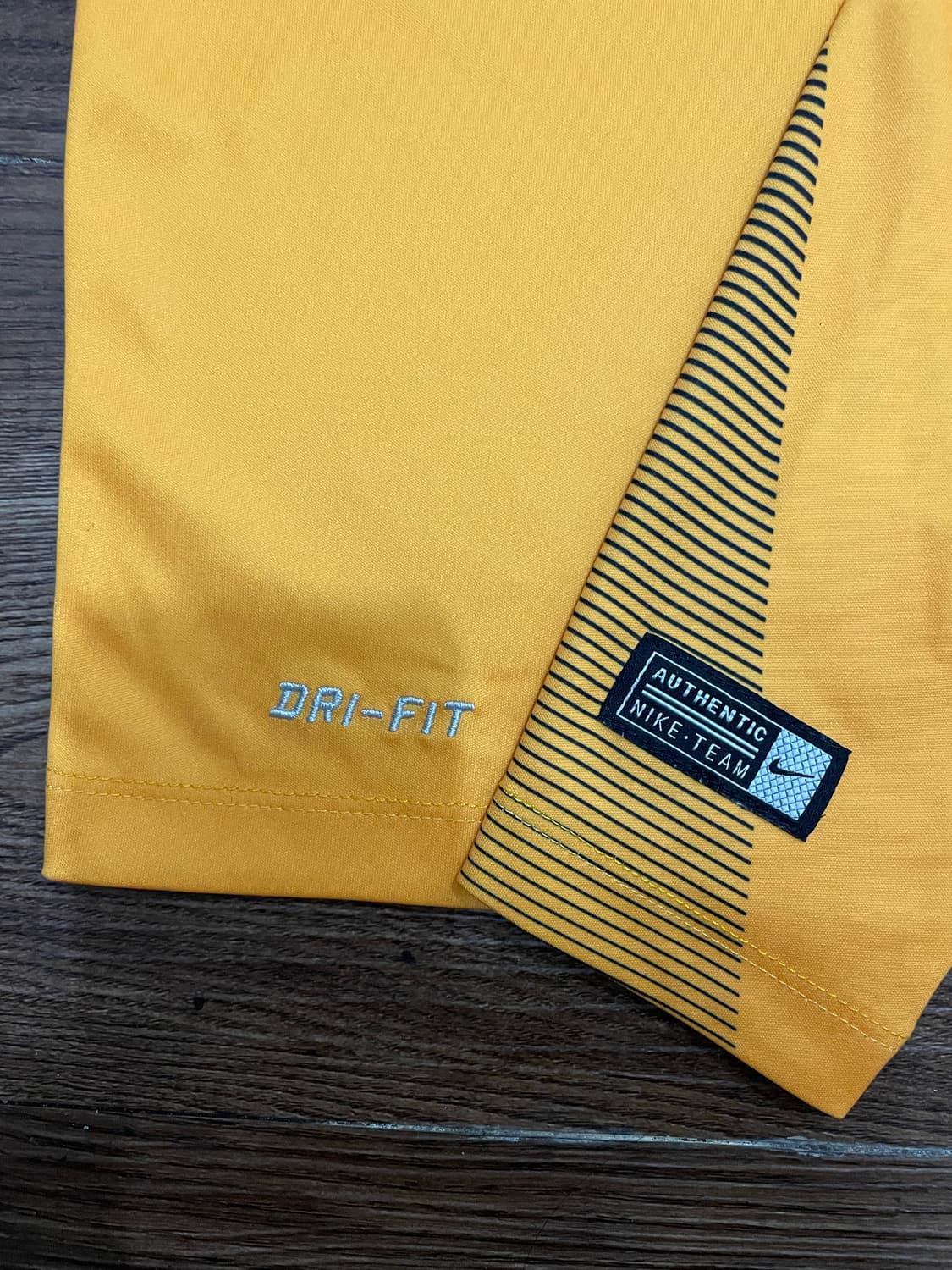 L 나이키 스우시 드라이핏 반팔티 상품이미지4