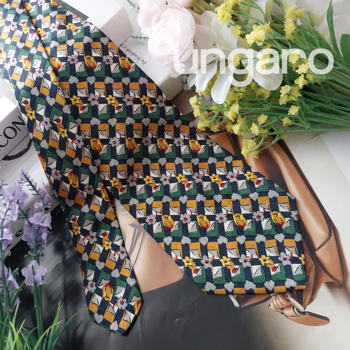 웅가로 실크 네이비&옐로 플로럴 넥타이 9.9cm A+등급  K1234
 상품이미지1