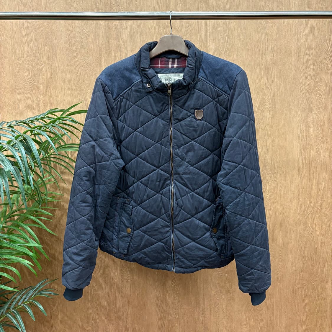 디젤 블루종 자켓 퀄팅 패턴 소매 니트 시보리 로고 패치 디테일 네이비 상품이미지1