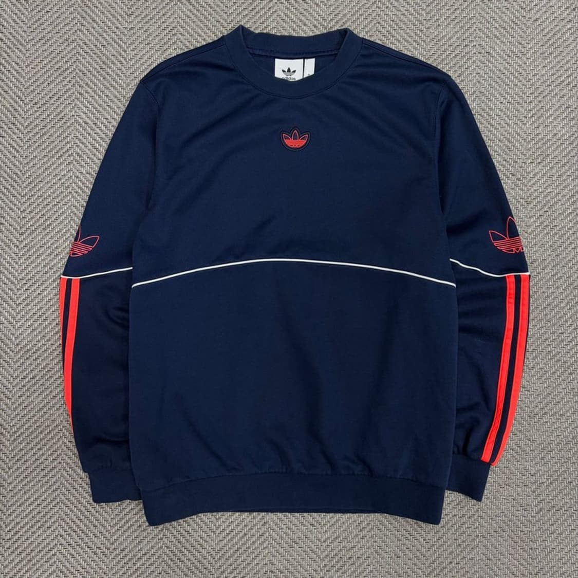 아디다스 로고 맨투맨 v1324 상품이미지1