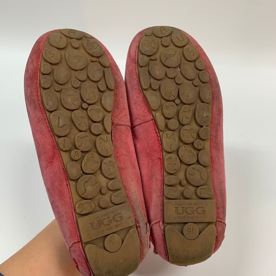 UGG 핑크 스웨이드 양털 모카신  상품이미지5