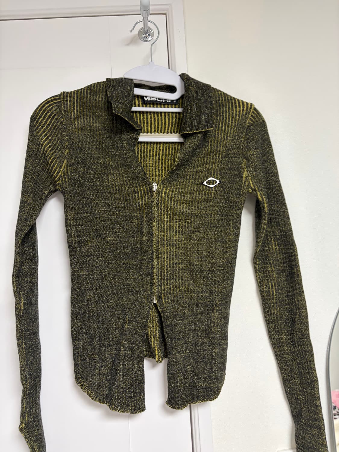 미스치프 니티드 투톤 셔츠 블랙 옐로우 상품이미지2