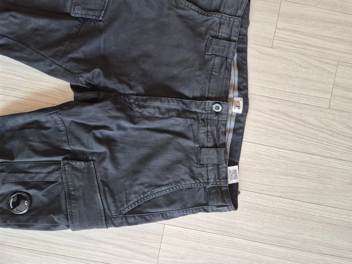 C.P. Company 카고 바지 46사이즈입니다 상품이미지3