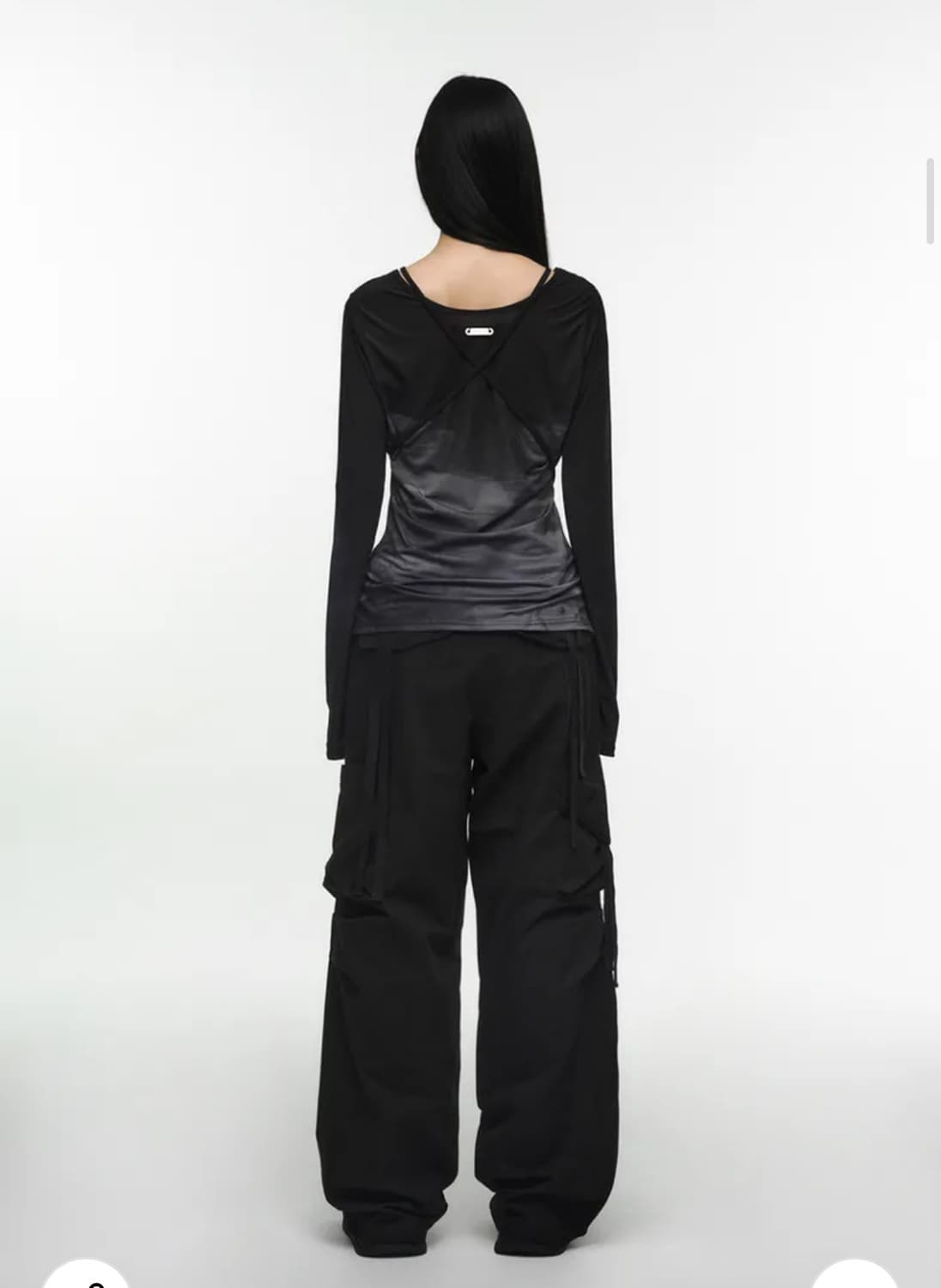 나체 CUT-OUT SLIM FIT LONG SLEEVE BLACK  상품이미지2