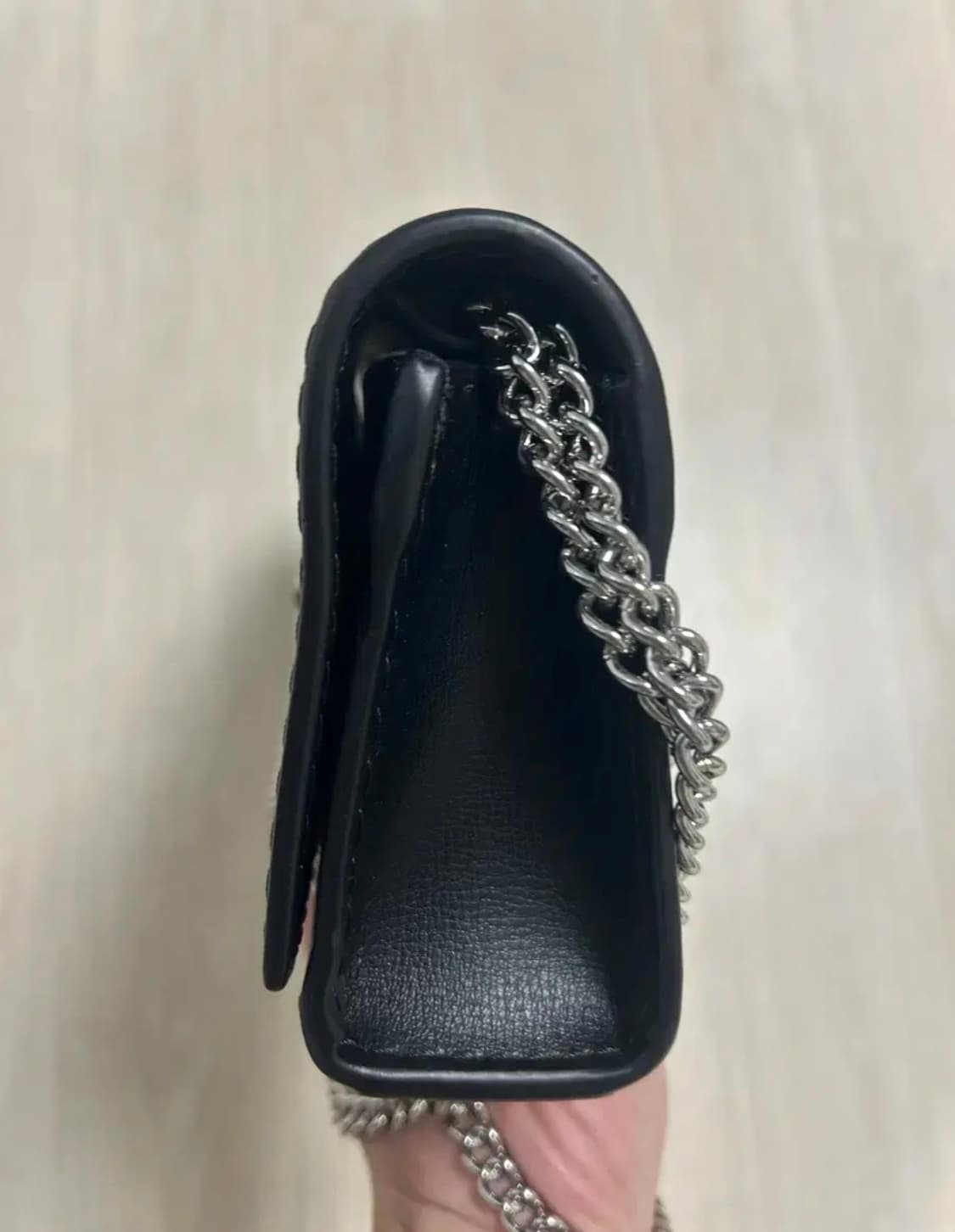 캘빈클라인 모노그램 HW 체인 클러치 상품이미지6