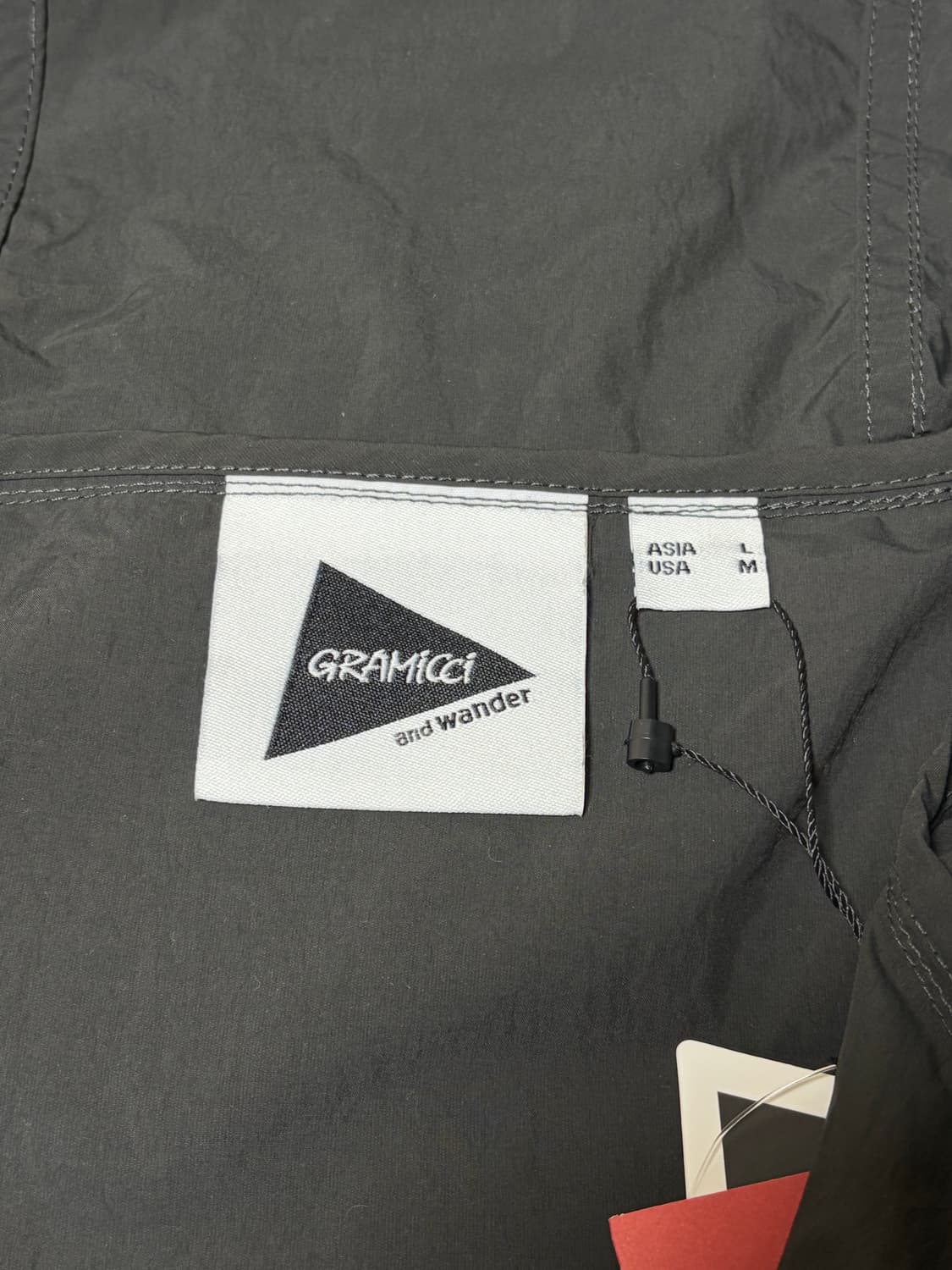 [L] 앤드원더 그라미치 브러쉬드 나일론 자켓 (차콜) 상품이미지6