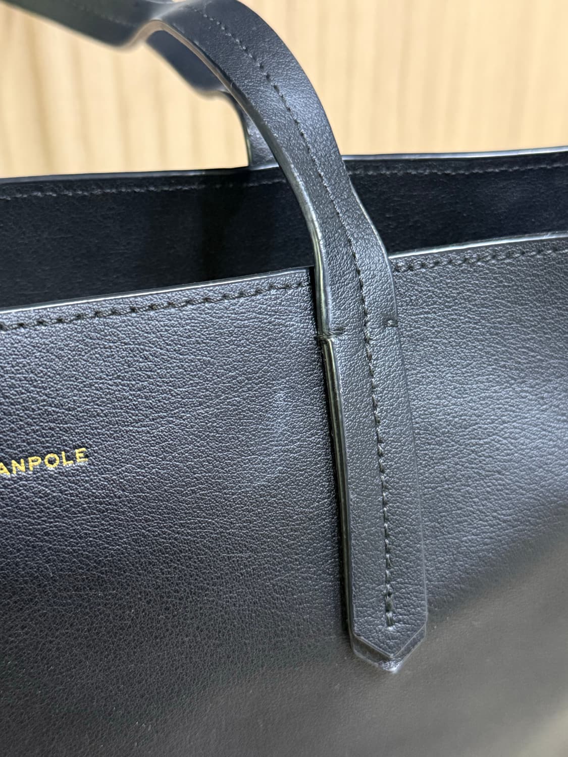 빈폴 블랙 가죽 숄퍼백 상품이미지3